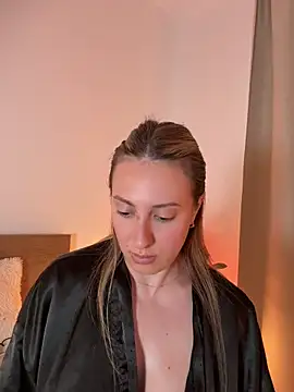 Snapshot of EvaRyen_ chatting on 05-19-26, 03:41 EvaRyen online show from 05-19-26, 03:41