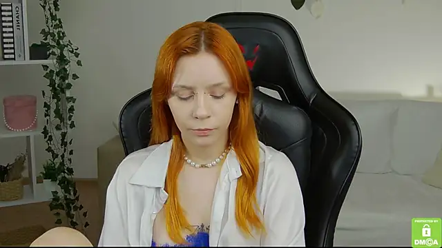 Snapshot of Rachel_lips chatting on 05-29-26, 09:15 Rachel lips online show from 05-29-26, 09:15