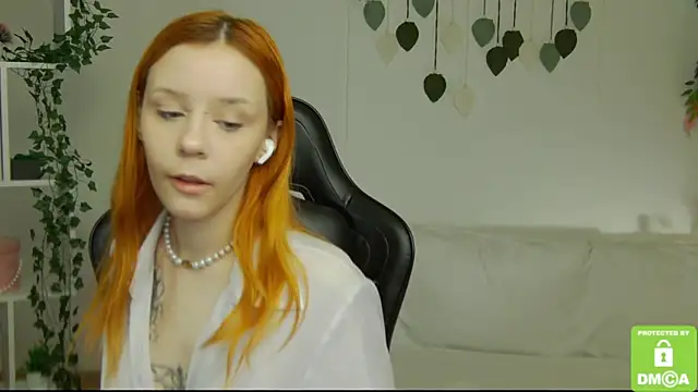 Snapshot of Rachel_lips chatting on 06-12-26, 08:12 Rachel lips online show from 06-12-26, 08:12