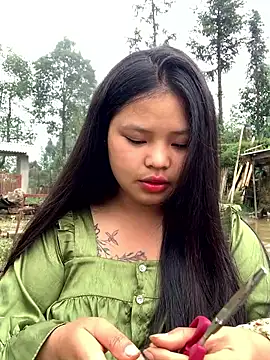 Snapshot of Motminhthoi chatting on 05-11-26, 02:46 Motminhthoi online show from 05-11-26, 02:46