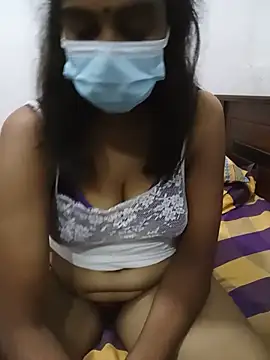 Snapshot of Amisha-35 chatting on 06-18-26, 12:10 Amisha-35 online show from 06-18-26, 12:10
