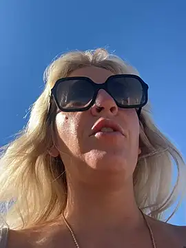 AtomBlondy online show from 06-30-26, 05:40