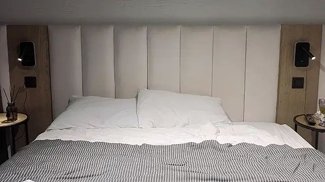 Emma  21 online show from 03-12-26, 06:56