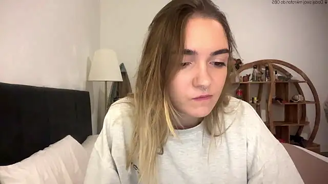Snapshot of RoxyWet chatting on 05-08-26, 12:31 RoxyWet online show from 05-08-26, 12:31