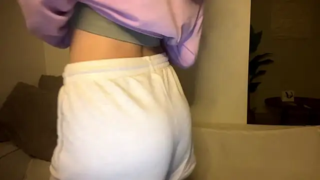 Snapshot of RoxyWet chatting on 06-08-26, 11:22 RoxyWet online show from 06-08-26, 11:22