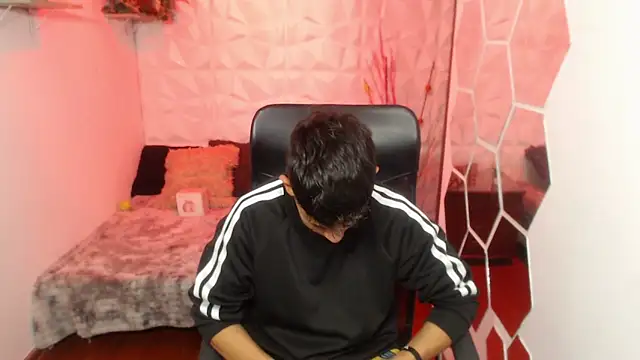 Kei 23 online show from 04-17-26, 12:35