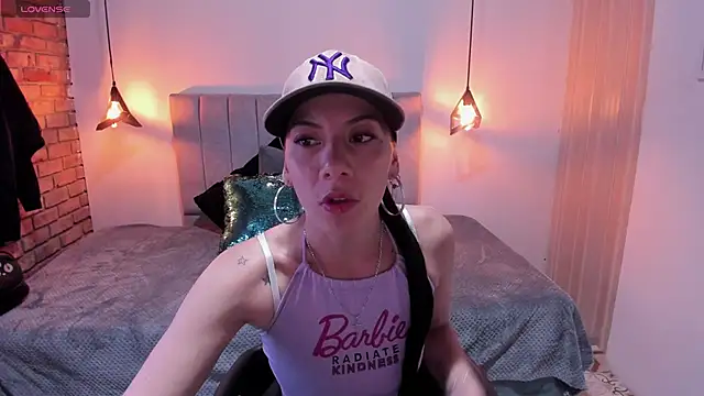 Abril Fox   online show from 04-22-26, 08:37