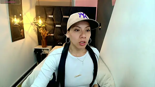 Abril Fox   online show from 05-07-26, 08:23