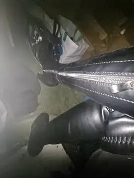 bootslove1 online show from 04-05-26, 02:07