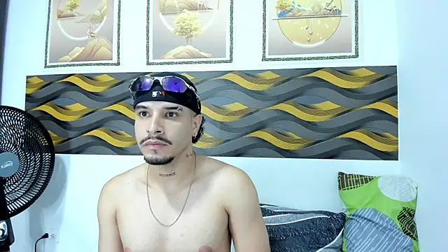 Leon Hotx online show from 04-15-26, 02:28