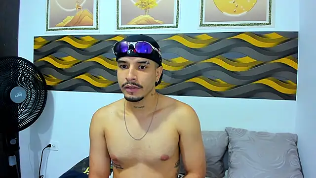 Leon Hotx online show from 04-08-26, 07:48