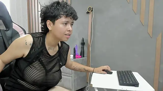 NikiEvanz online show from 04-01-26, 08:39