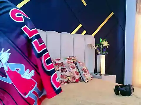 NikiEvanz online show from 04-21-26, 06:47