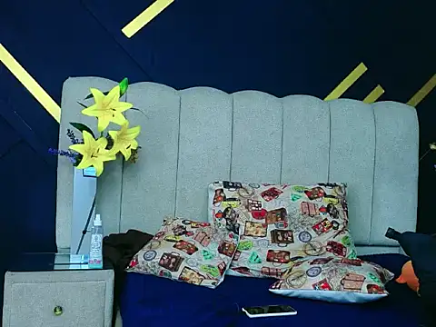 NikiEvanz online show from 04-12-26, 04:27