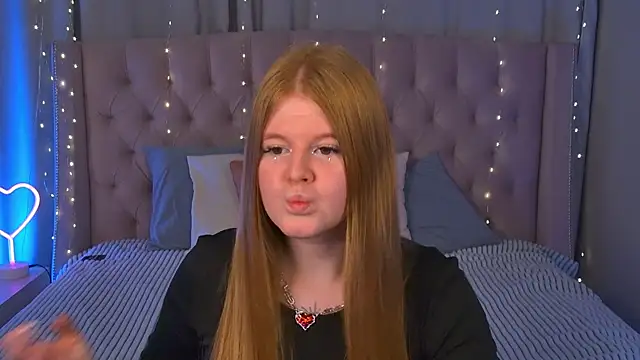 JessicaEmber online show from 04-07-26, 05:42