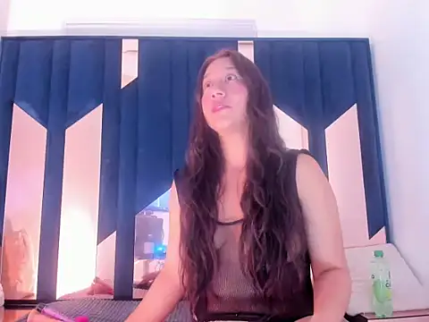 Snapshot of IvonneSkariel chatting on 03-15-26, 04:14 IvonneSkariel online show from 03-15-26, 04:14