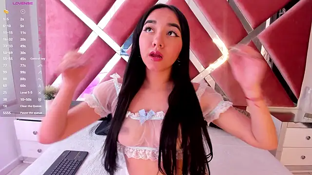 Zoe Evaanss  online show from 04-01-26, 07:44