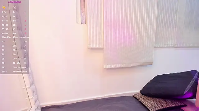 Zoe Evaanss  online show from 05-28-26, 07:53