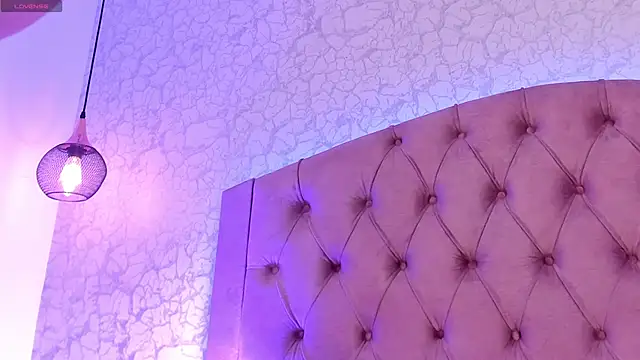 Snapshot of saraa_joness_ chatting on 05-18-26, 05:51 saraa joness online show from 05-18-26, 05:51