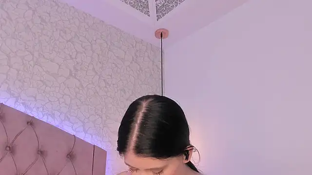 saraa joness  online show from 06-27-26, 07:09