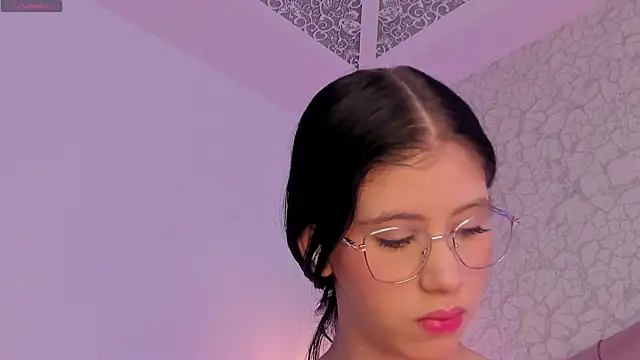 Snapshot of saraa_joness_ chatting on 05-04-26, 07:06 saraa joness online show from 05-04-26, 07:06