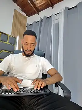 Oliver bigblack cock online show from 04-23-26, 06:09