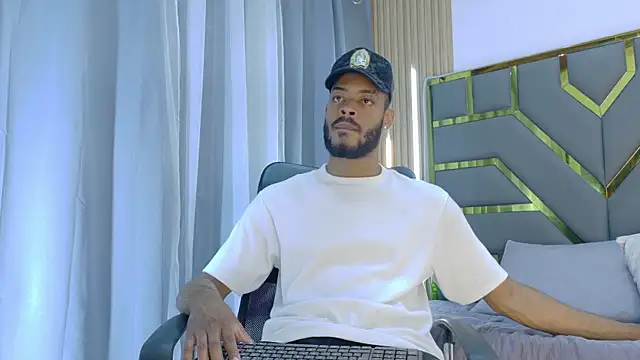 Oliver bigblack cock online show from 03-20-26, 08:10