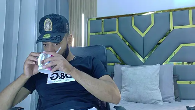 Oliver bigblack cock online show from 03-21-26, 08:57