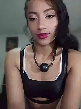 Snapshot of KattyBerryX chatting on 05-31-26, 12:05 KattyBerryX online show from 05-31-26, 12:05