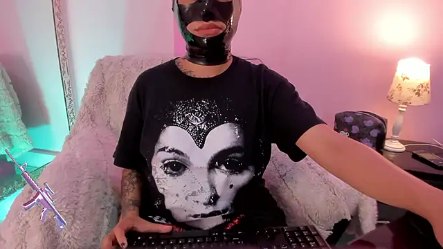 Snapshot of psychodoll_11 chatting on 05-10-26, 01:57 psychodoll 11 online show from 05-10-26, 01:57
