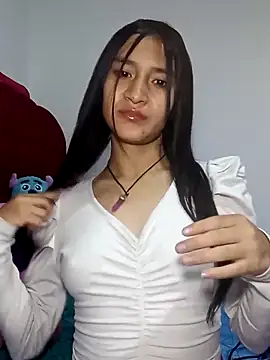 Snapshot of KarolaMendez chatting on 04-24-26, 03:14 KarolaMendez online show from 04-24-26, 03:14