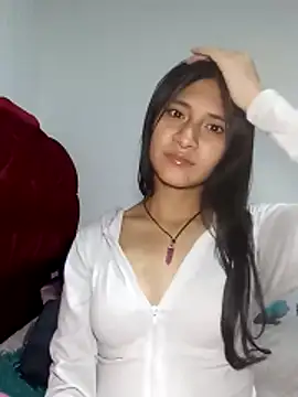 Snapshot of KarolaMendez chatting on 06-01-26, 12:44 KarolaMendez online show from 06-01-26, 12:44