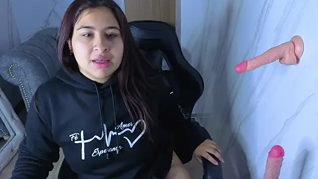 Lunafemme tf online show from 04-22-26, 03:13