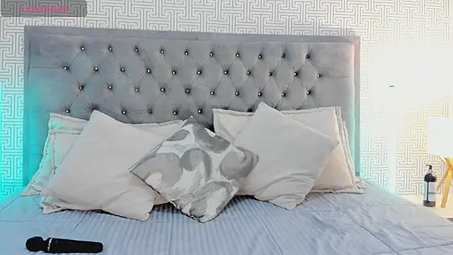 Alexa Wiild online show from 04-16-26, 03:40