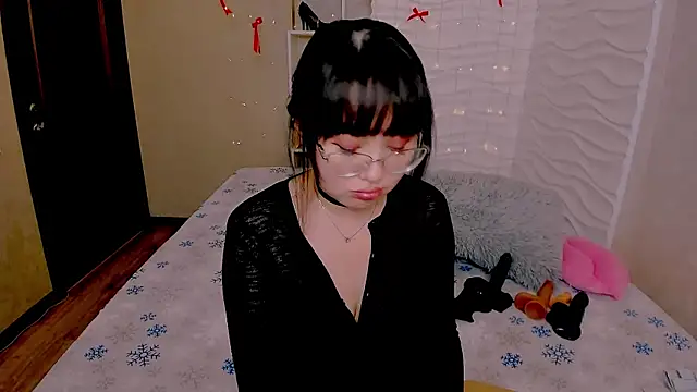 Akiko Yun online show from 03-18-26, 11:24