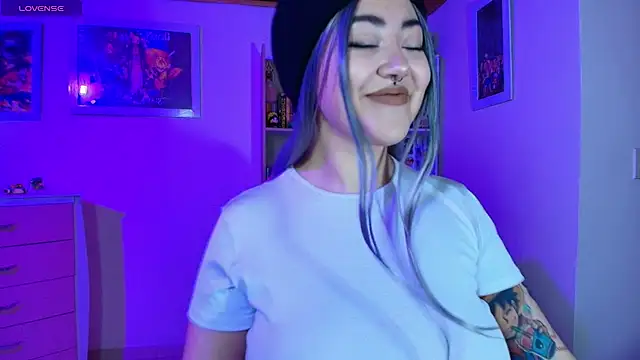 Nanachi uwu online show from 04-18-26, 04:37