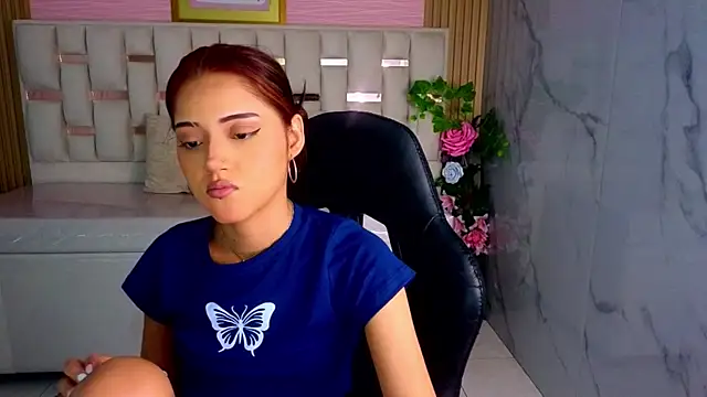 Snapshot of veronicaa_s chatting on 07-15-26, 07:54 veronicaa s online show from 07-15-26, 07:54