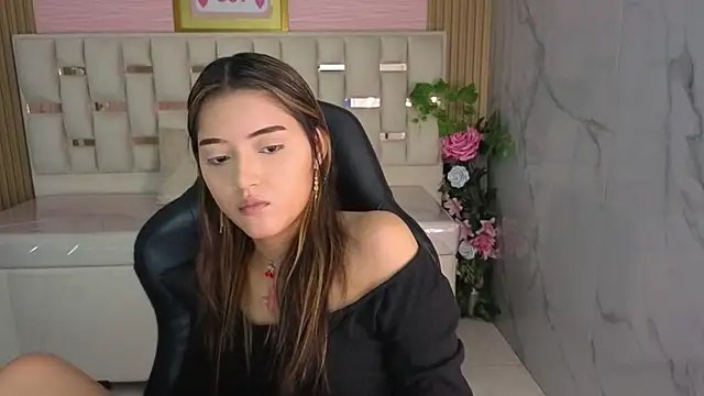 Snapshot of veronicaa_s chatting on 06-20-26, 08:03 veronicaa s online show from 06-20-26, 08:03