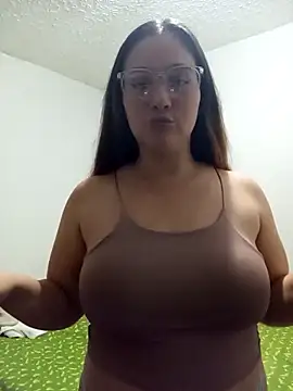 Snapshot of Brittany_G chatting on 04-30-26, 05:47 Brittany G online show from 04-30-26, 05:47
