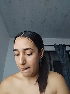 isabellaHill2 online show from 05-14-26, 05:04
