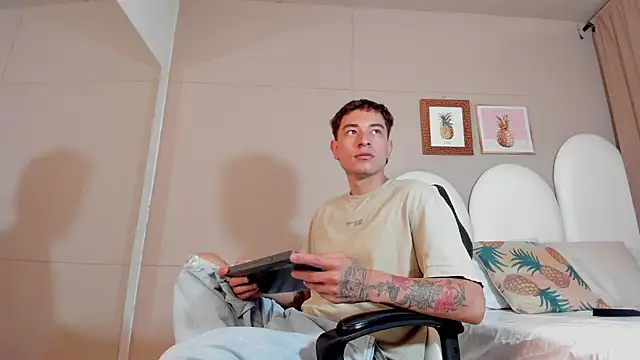 Thiago 2003  online show from 03-18-26, 07:15