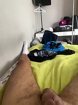 Snapshot of hardboii00 chatting on 05-23-26, 08:35 hardboii00 online show from 05-23-26, 08:35