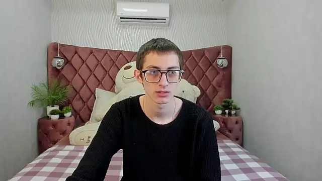 RonBevs online show from 04-22-26, 07:42