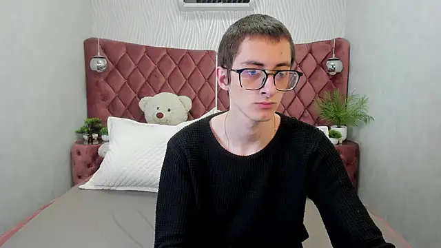 RonBevs online show from 04-15-26, 07:58