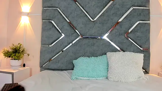 DanielaCruz-1 online show from 04-08-26, 05:20