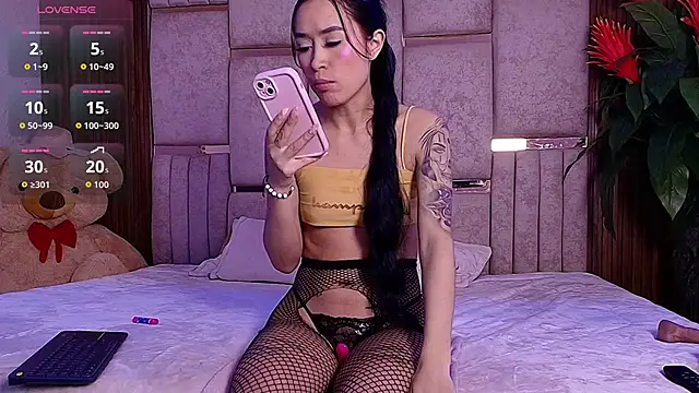 Zoe- -din online show from 04-14-26, 03:33