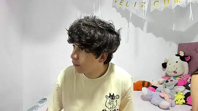 Snapshot of Desire_Ecstasy2 chatting on 06-19-26, 01:22 Desire Ecstasy2 online show from 06-19-26, 01:22