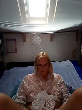 roxy 74 online show from 03-17-26, 09:45