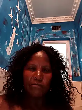 Snapshot of midsized71 chatting on 03-19-26, 04:29 midsized71 online show from 03-19-26, 04:29