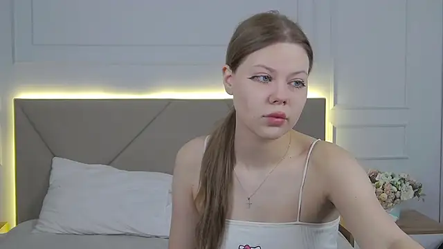 Sophie Rays online show from 03-19-26, 04:23